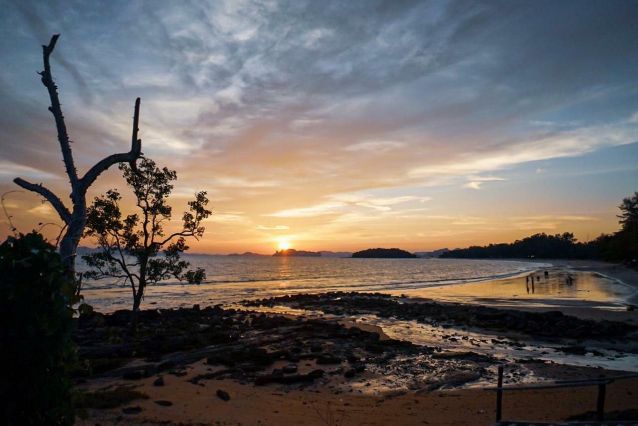 クンスーク ムエ タイ ホステル Ao Nang エクステリア 写真